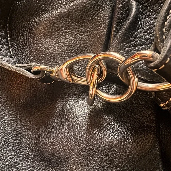 Roots Black Leather Shoulder Bag with Adjustable Strap Vintage and Hard to Find - Picture 4 of 8